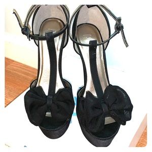 Beautiful black high heels size 6